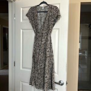 Old navy Xs leopard print wrap dress